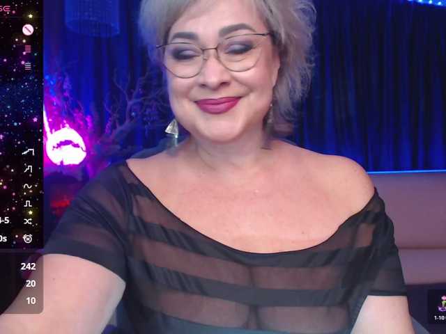 EllenRiplley's BongaCams show and profile