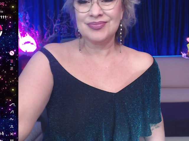 EllenRiplley's BongaCams show and profile