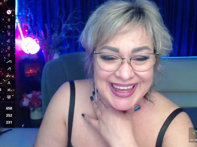 EllenRiplley's BongaCams show and profile