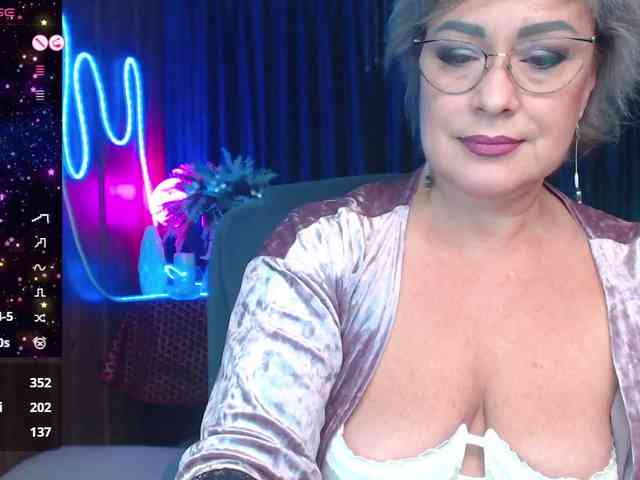 EllenRiplley Live Webcam on BongaCams
