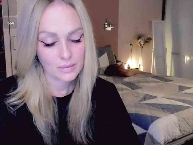 LibbyNora webcam