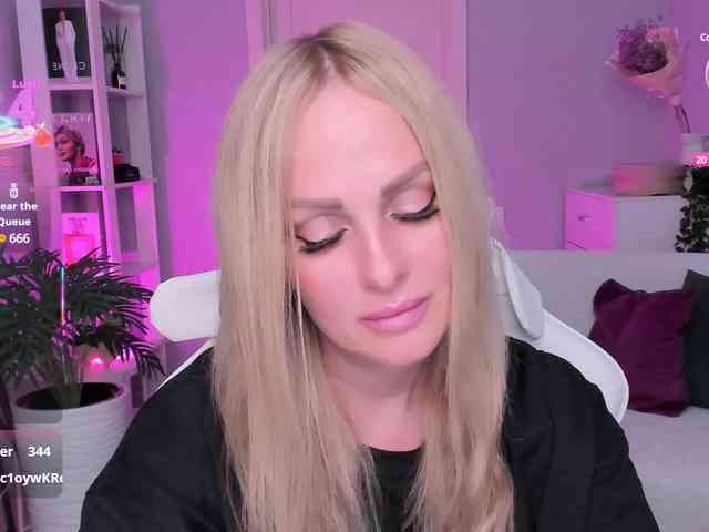 LibbyNora webcam