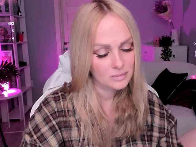 LibbyNora webcam
