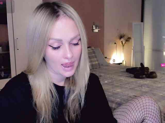 LibbyNora webcam