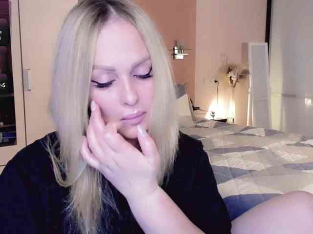 LibbyNora webcam
