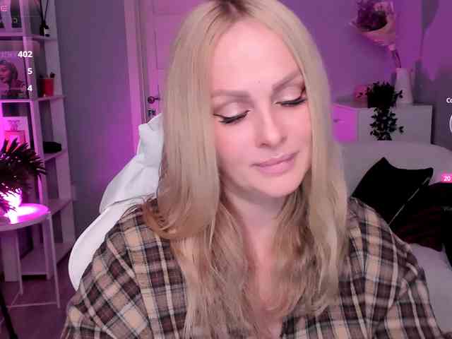 LibbyNora webcam