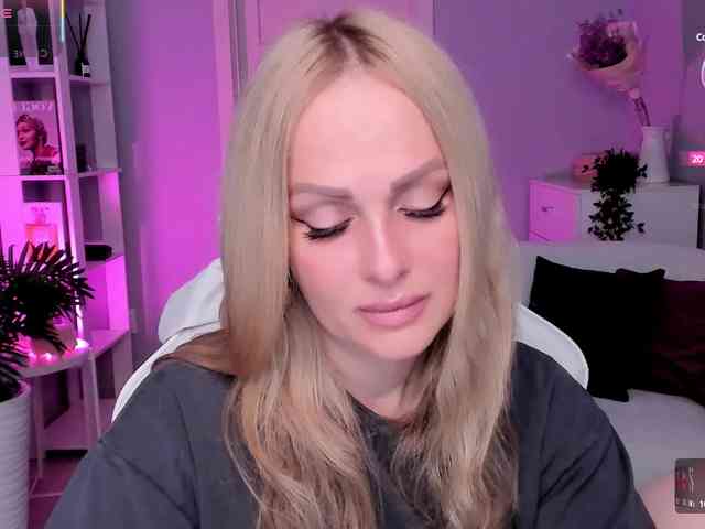 LibbyNora webcam