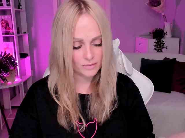 LibbyNora webcam