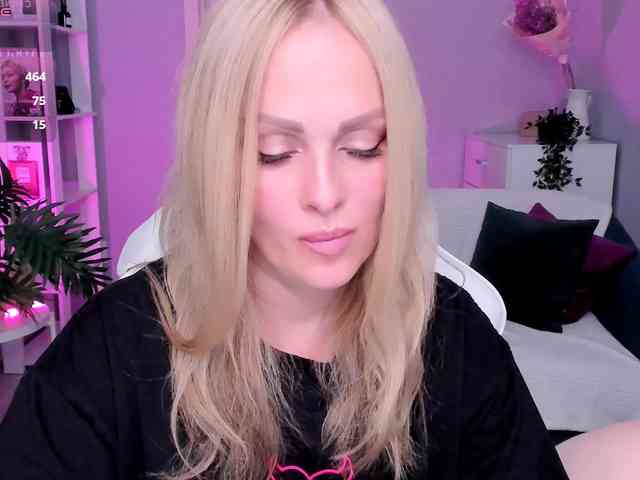 LibbyNora webcam