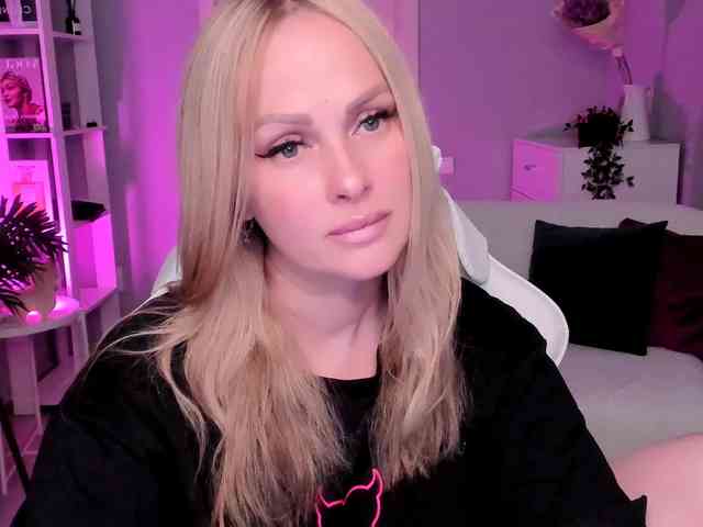 free strip chat LibbyNora