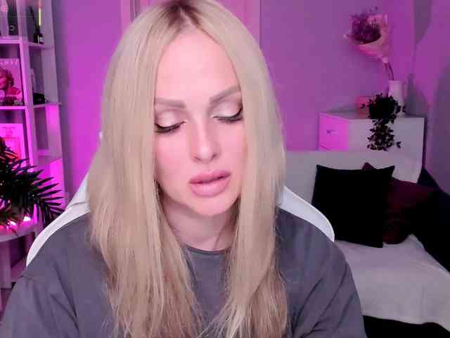 LibbyNora webcam