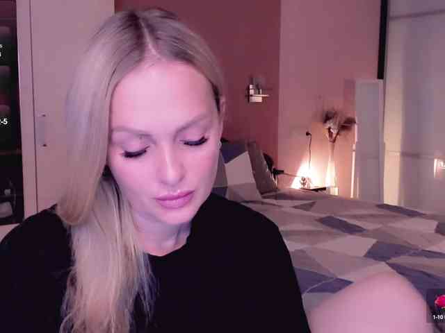 LibbyNora webcam
