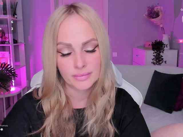 LibbyNora webcam