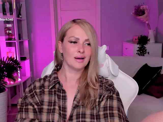 LibbyNora webcam