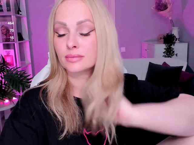 LibbyNora webcam