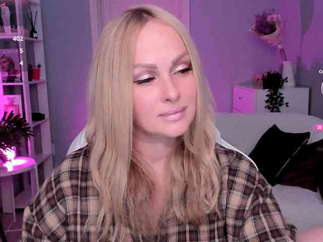 LibbyNora webcam