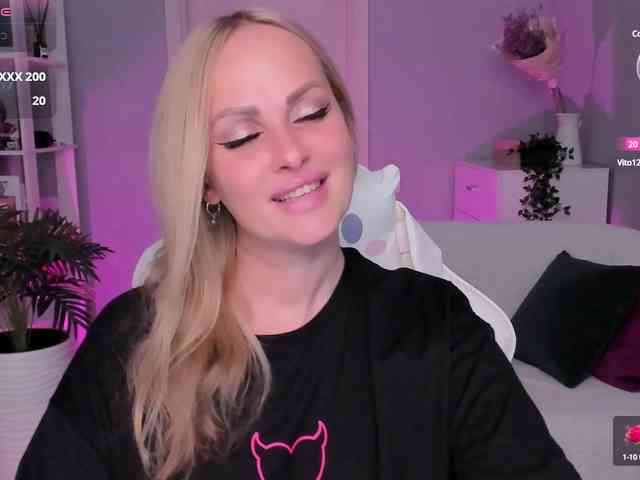 LibbyNora webcam