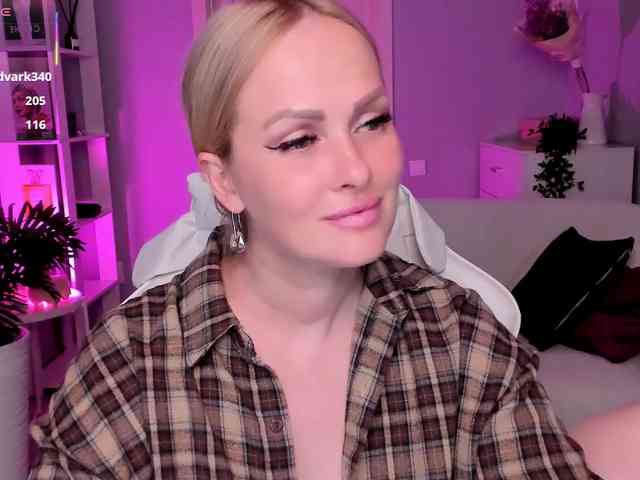 LibbyNora webcam