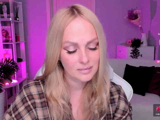 LibbyNora webcam