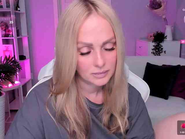 LibbyNora webcam