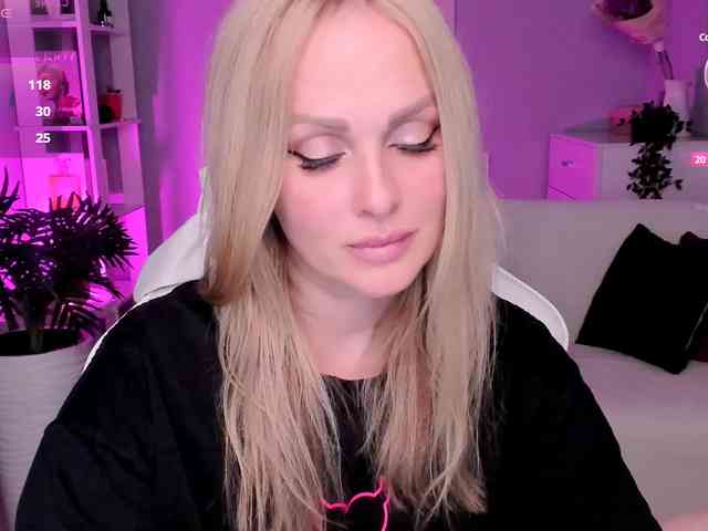LibbyNora webcam