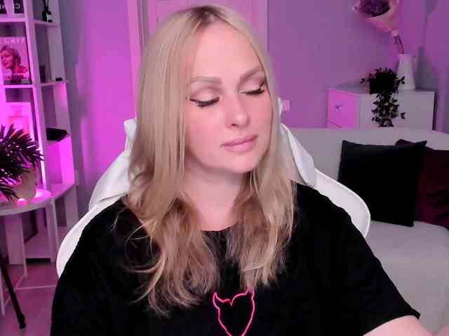 LibbyNora webcam