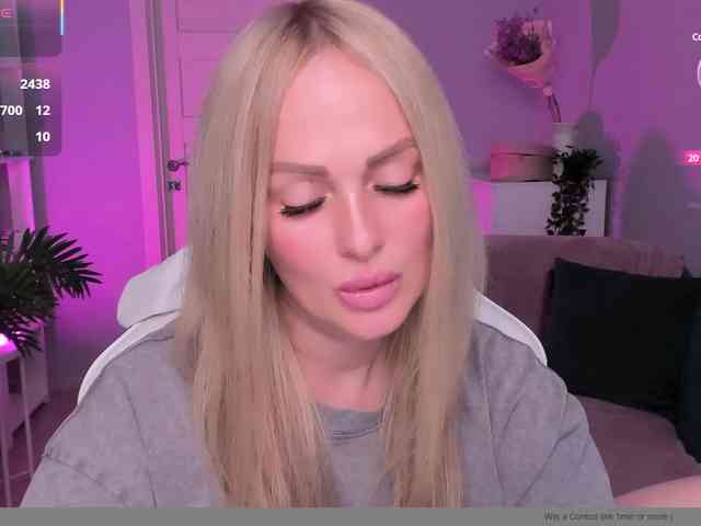 LibbyNora webcam