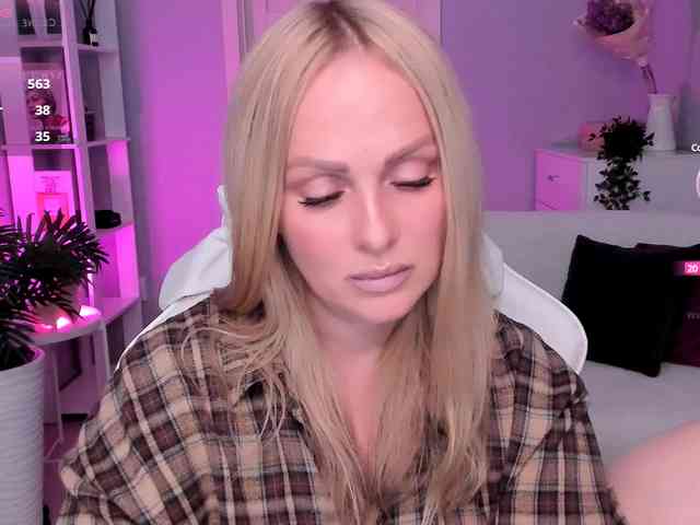LibbyNora webcam