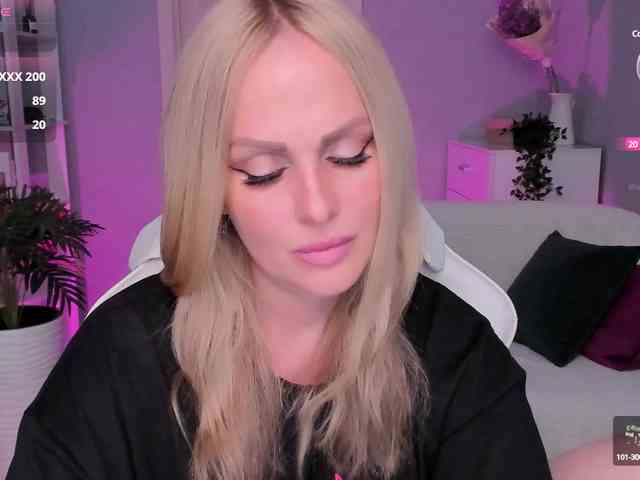 LibbyNora webcam