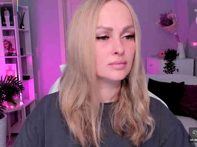 LibbyNora webcam