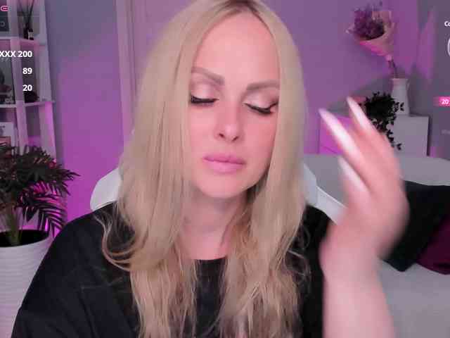 LibbyNora webcam