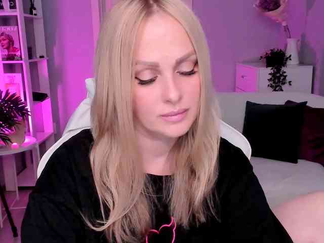 LibbyNora webcam