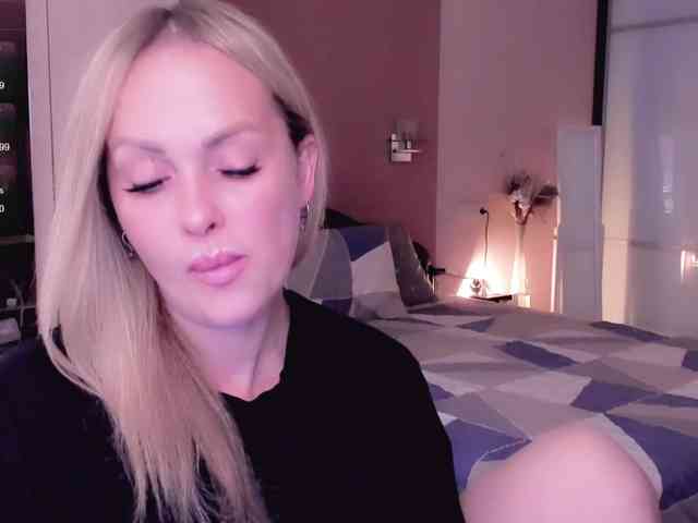 LibbyNora webcam