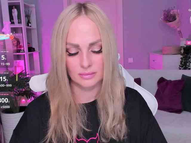 LibbyNora webcam