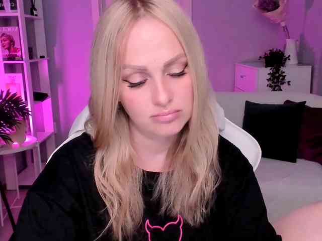 LibbyNora webcam