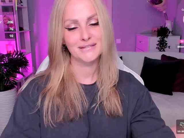LibbyNora webcam