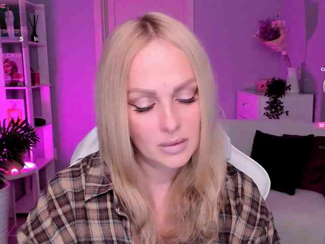 LibbyNora webcam