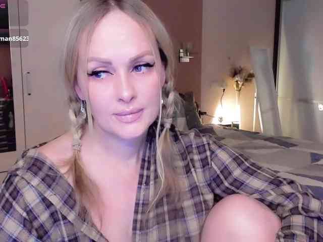 LibbyNora webcam