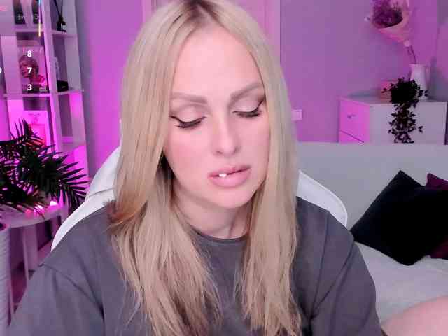 LibbyNora webcam