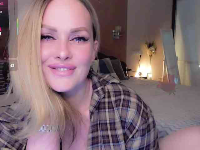 LibbyNora webcam