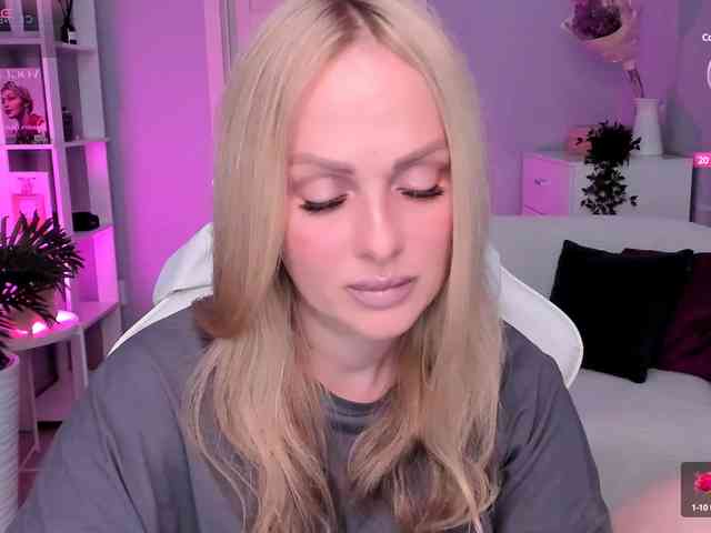 LibbyNora webcam