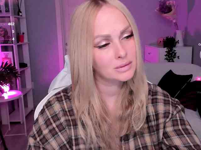 LibbyNora webcam