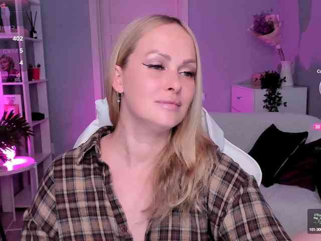 LibbyNora webcam