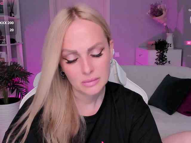 LibbyNora webcam
