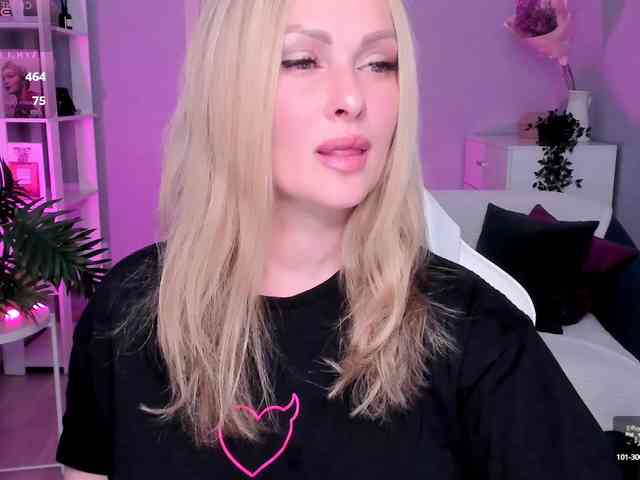 LibbyNora webcam