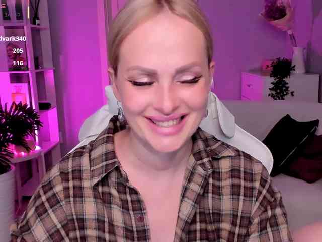 LibbyNora webcam