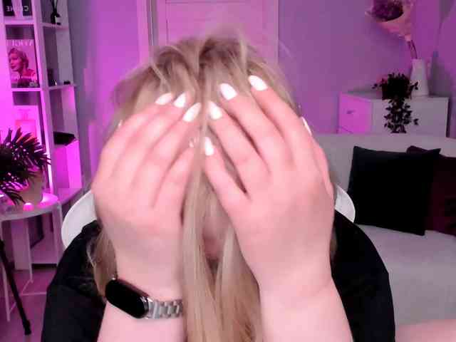 LibbyNora webcam