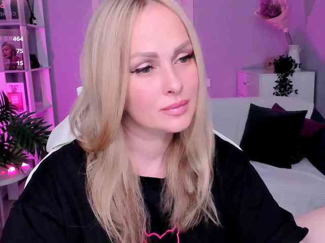 LibbyNora webcam