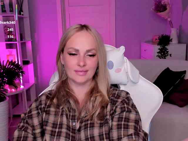 LibbyNora webcam