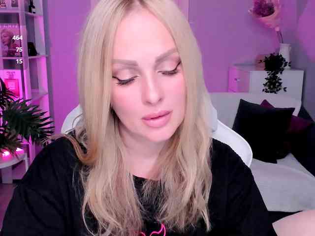 LibbyNora webcam